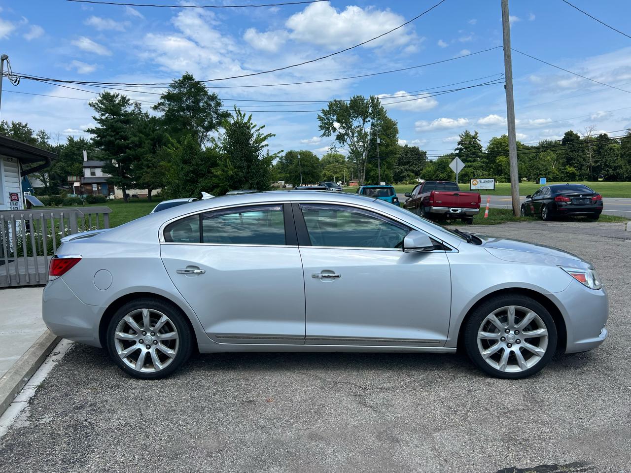Buick LaCrosse Touring 2012