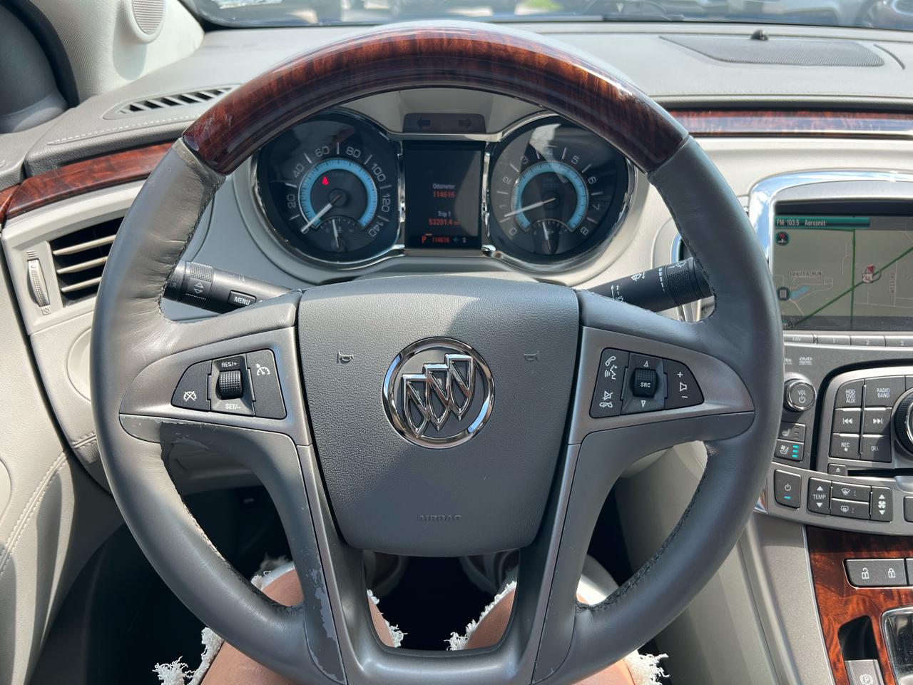Buick LaCrosse Touring 2012