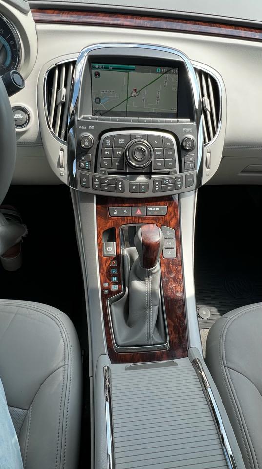 Buick LaCrosse Touring 2012