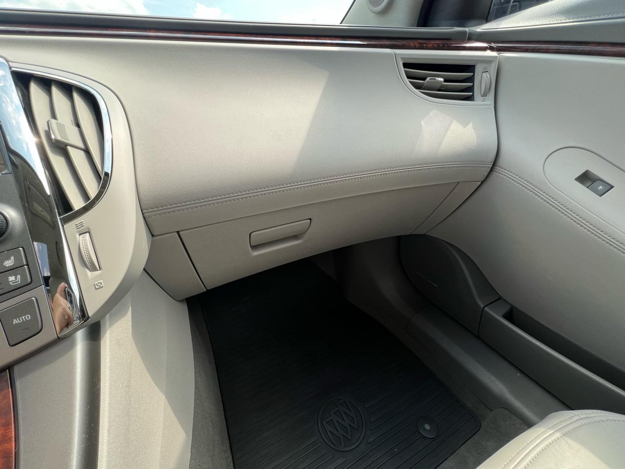 Buick LaCrosse Touring 2012