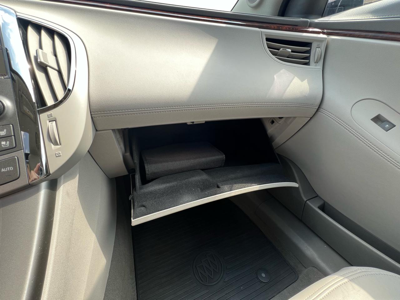 Buick LaCrosse Touring 2012