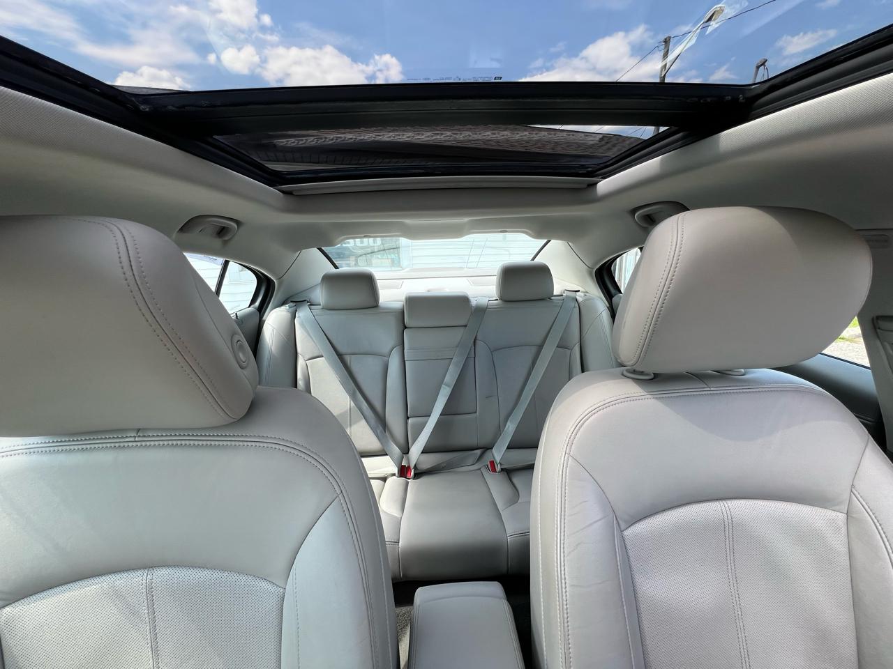 Buick LaCrosse Touring 2012