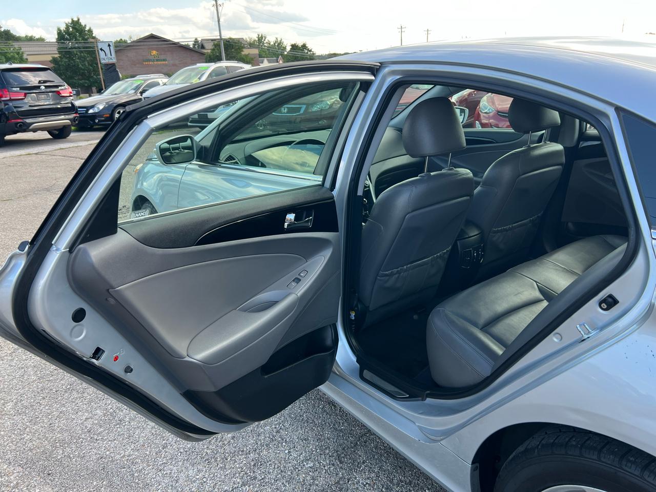 Hyundai Sonata Limited Auto 2011