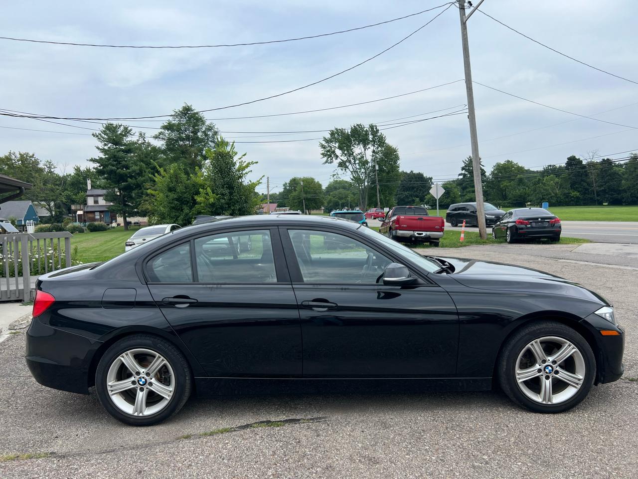 BMW 3-Series 328i xDrive Sedan 2013