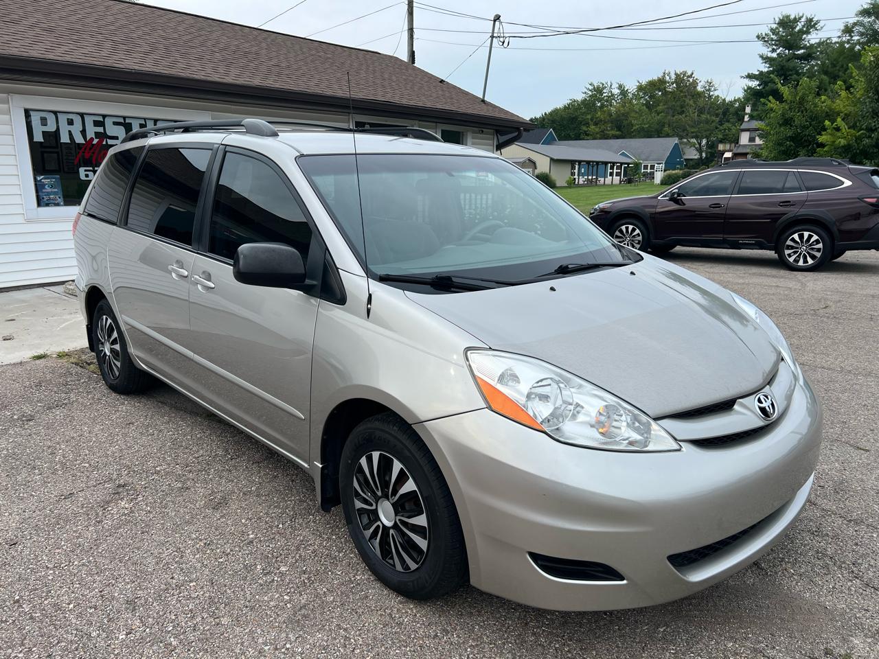 Toyota Sienna CE FWD 7-Passenger 2009