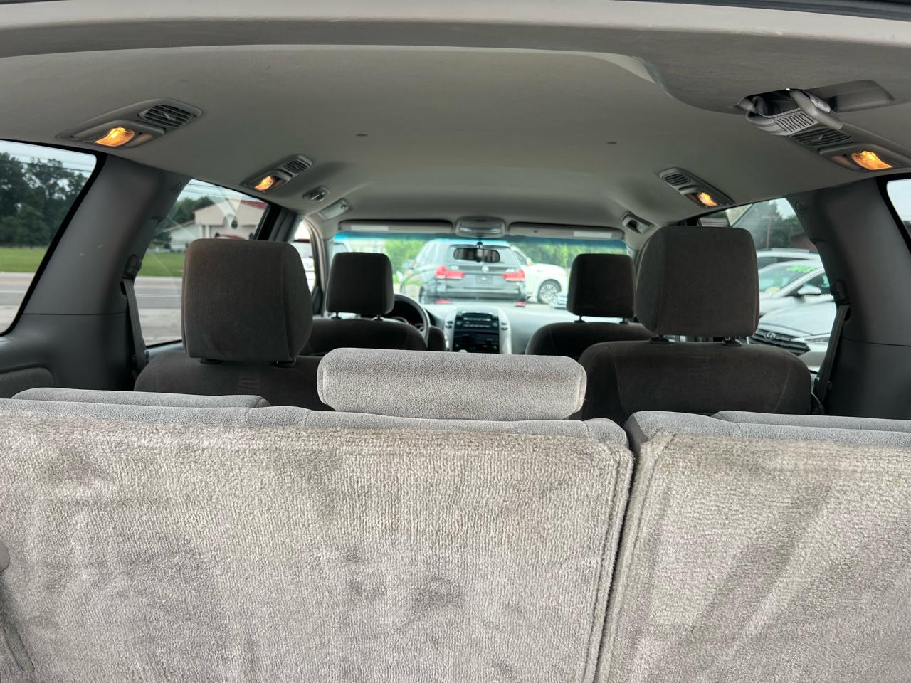 Toyota Sienna CE FWD 7-Passenger 2009