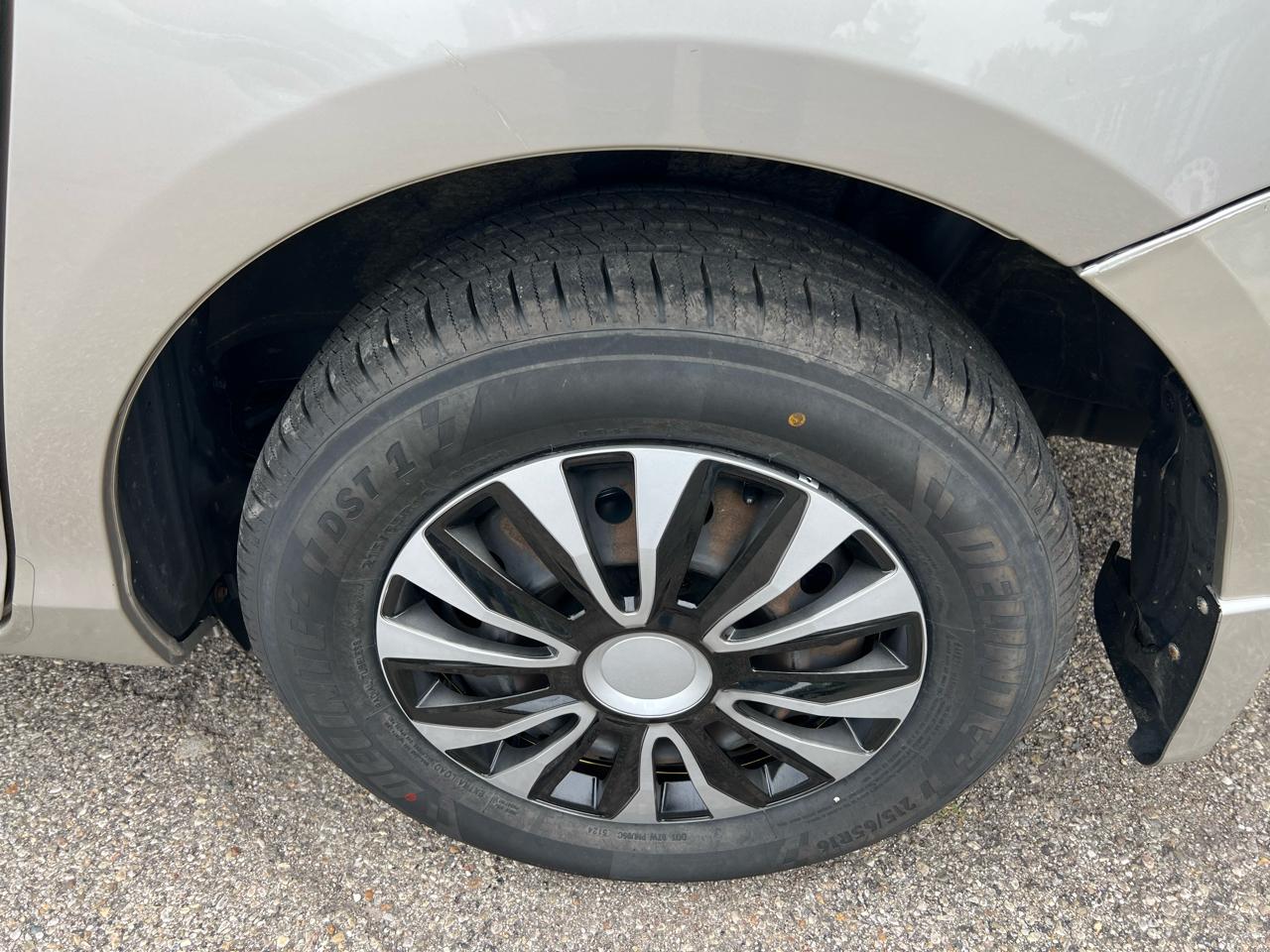 Toyota Sienna CE FWD 7-Passenger 2009