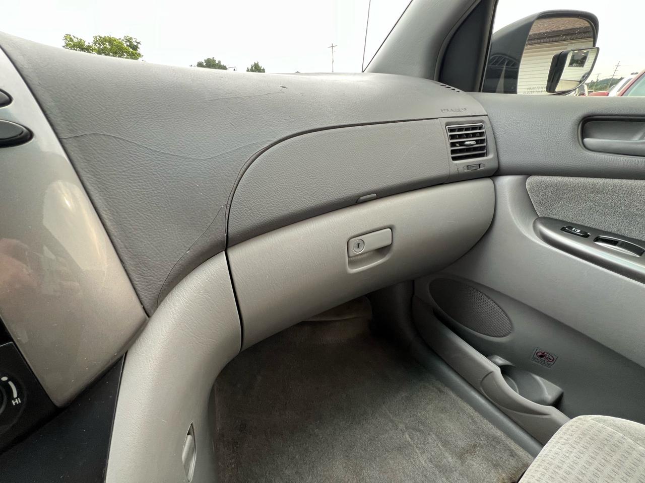 Toyota Sienna CE FWD 7-Passenger 2009