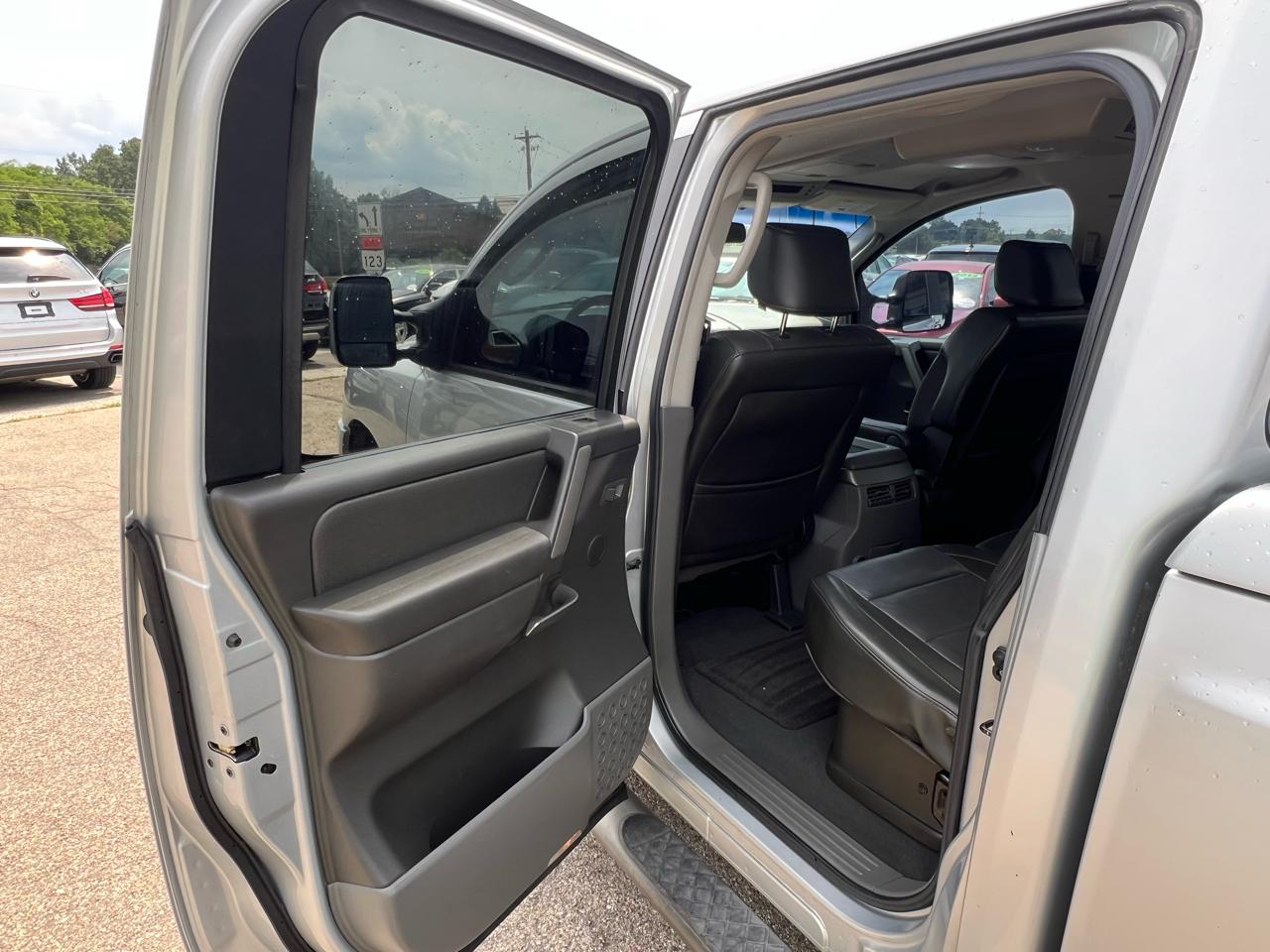Nissan Titan LE Crew Cab 4WD 2006