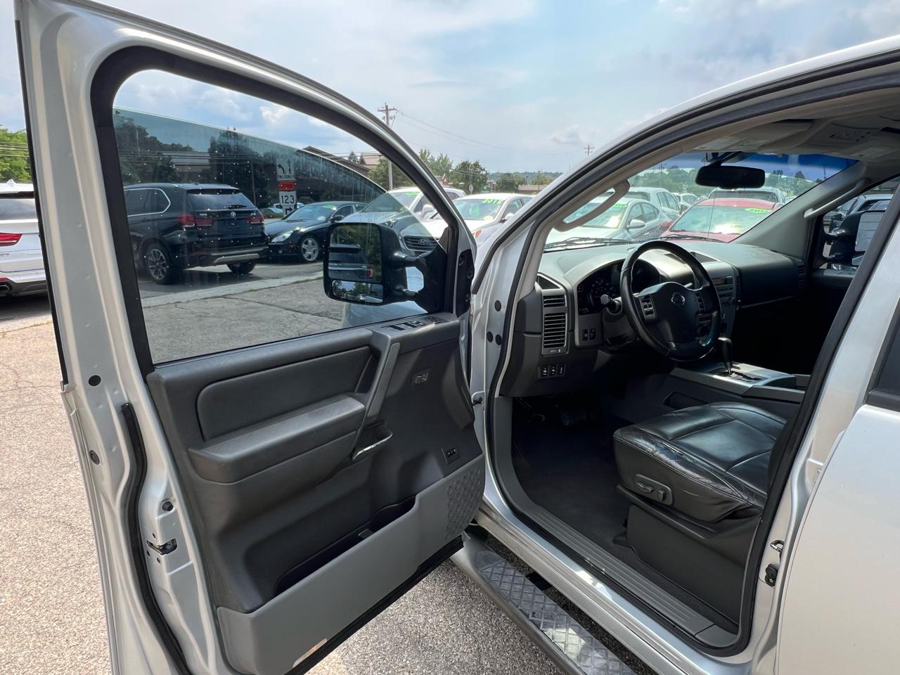 Nissan Titan LE Crew Cab 4WD 2006