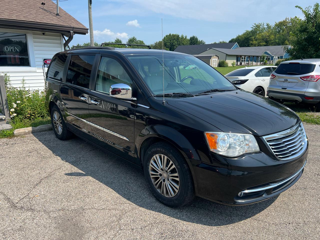 Chrysler Town & Country Touring-L 2014