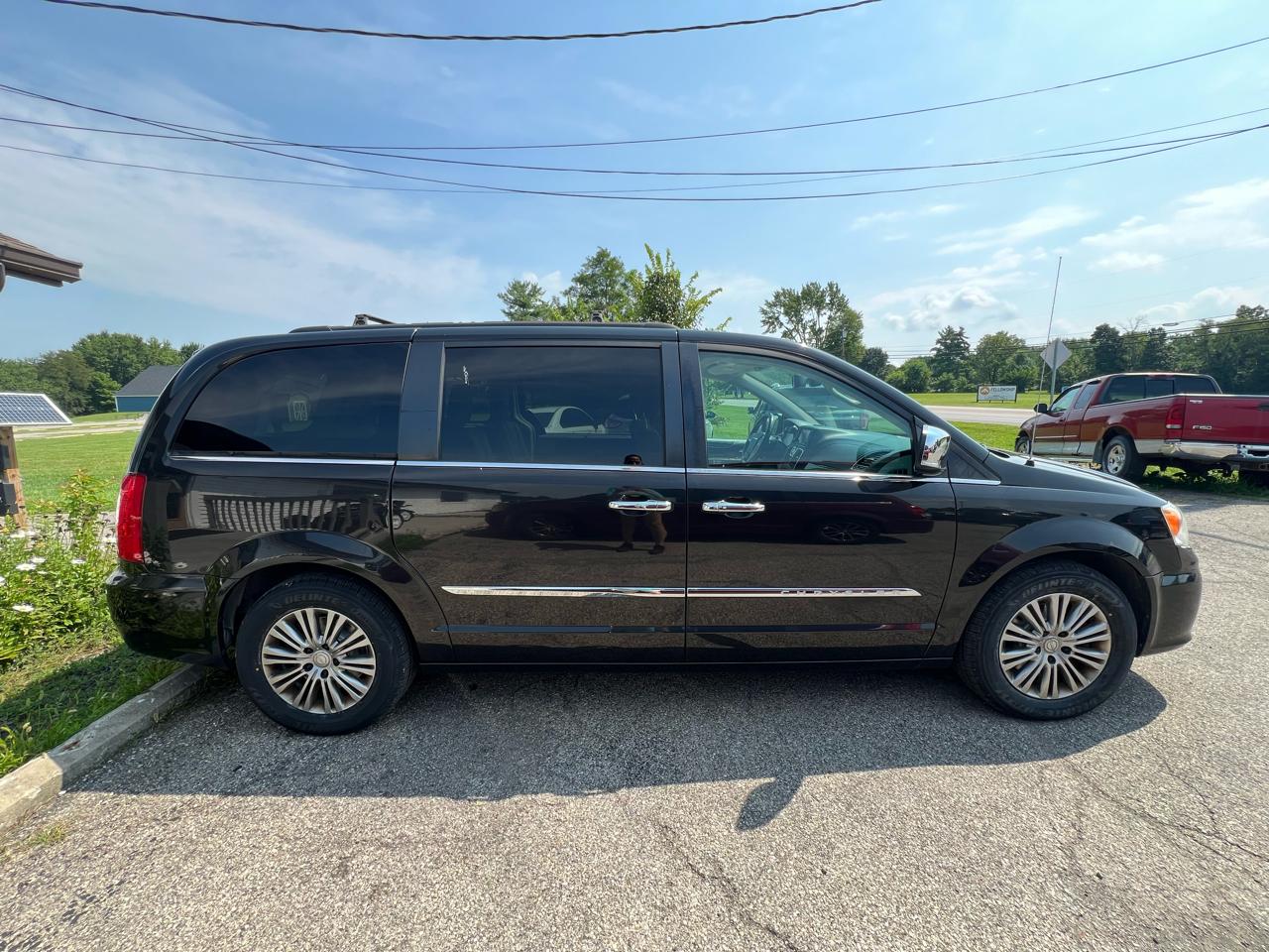 Chrysler Town & Country Touring-L 2014