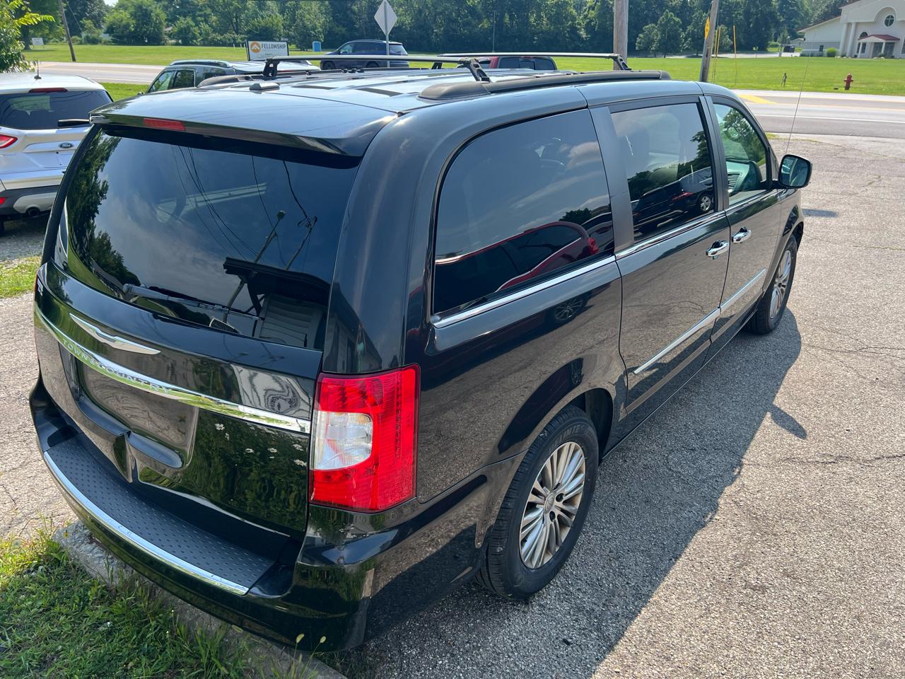 Chrysler Town & Country Touring-L 2014