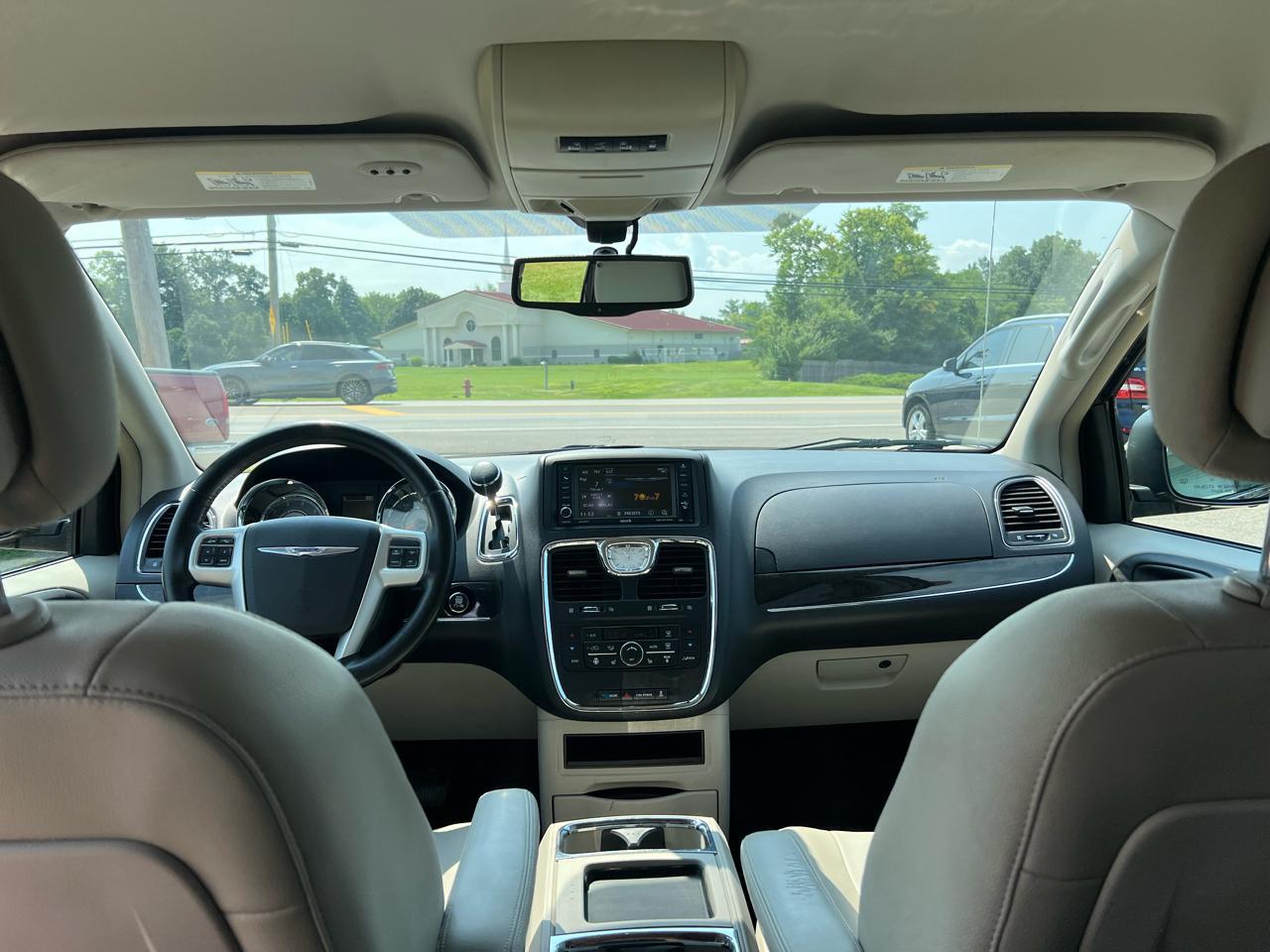 Chrysler Town & Country Touring-L 2014