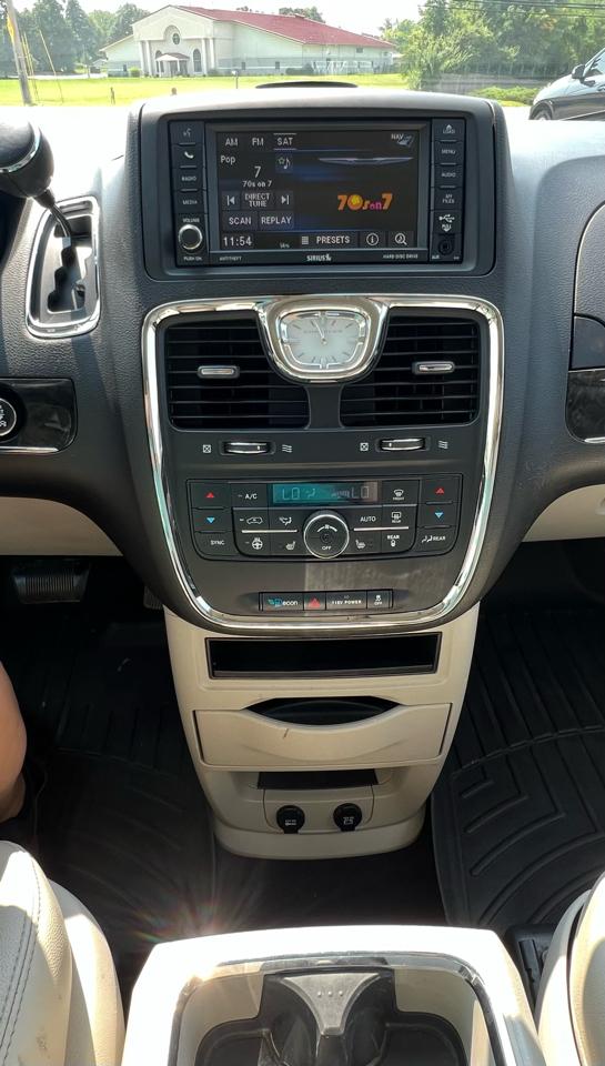 Chrysler Town & Country Touring-L 2014