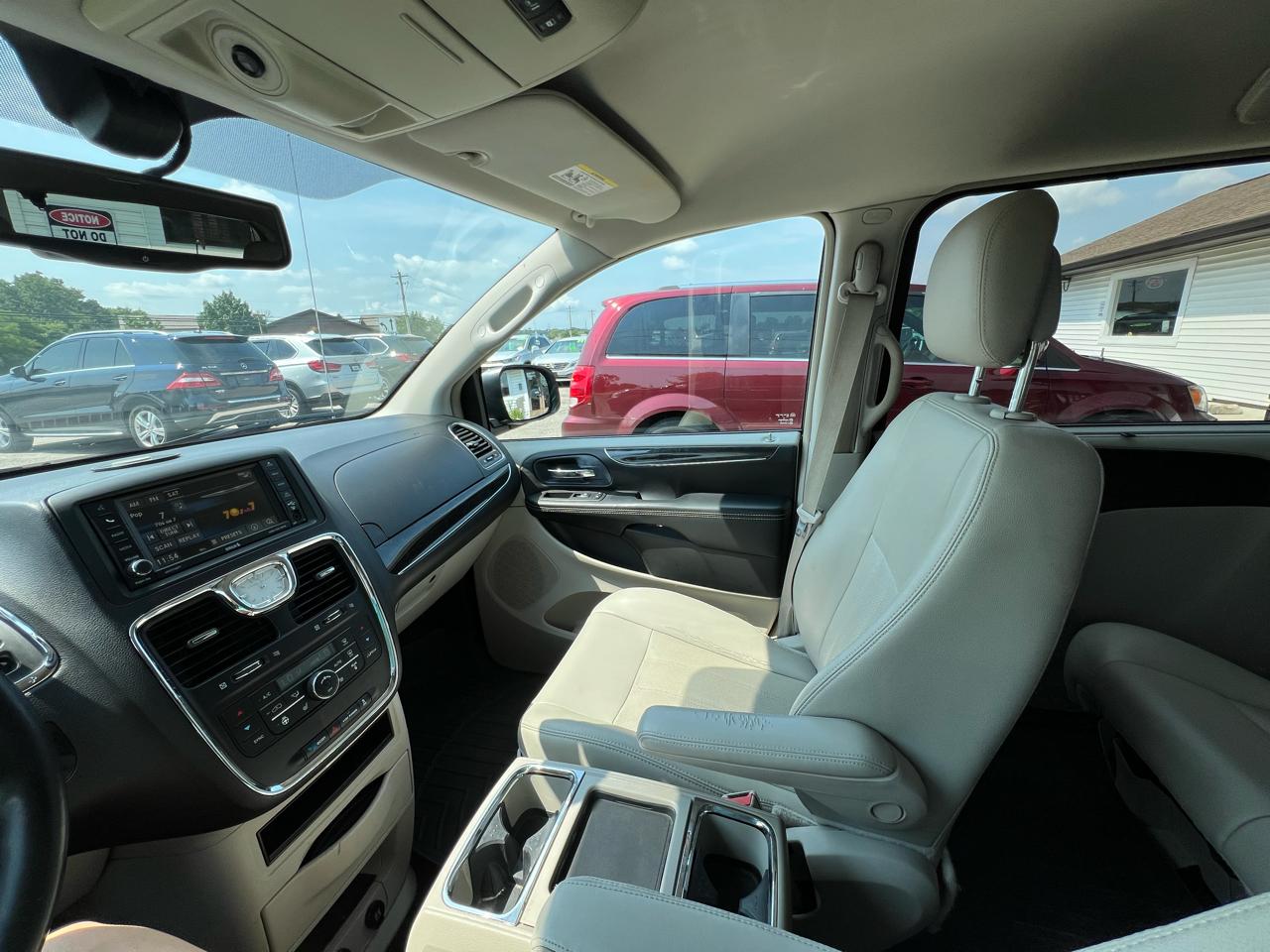 Chrysler Town & Country Touring-L 2014