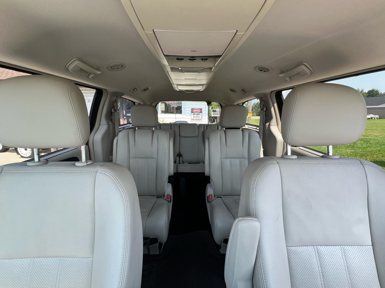 Chrysler Town & Country Touring-L 2014