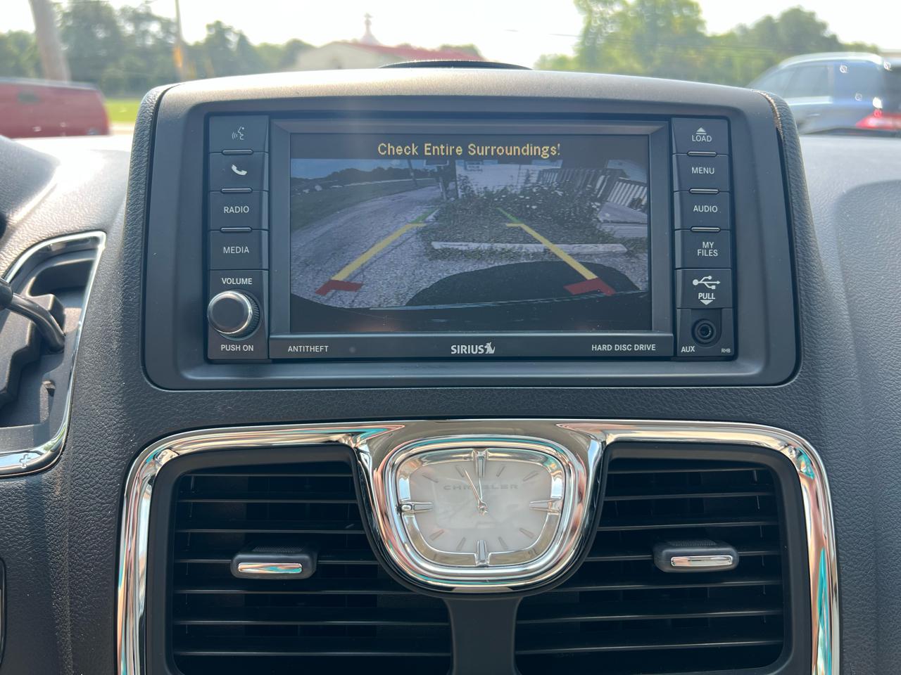 Chrysler Town & Country Touring-L 2014