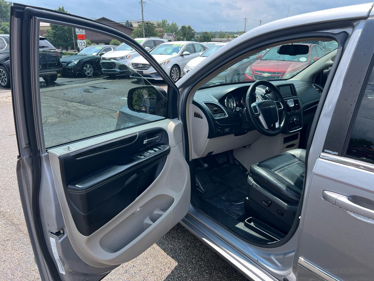 Chrysler Town & Country Touring 2014