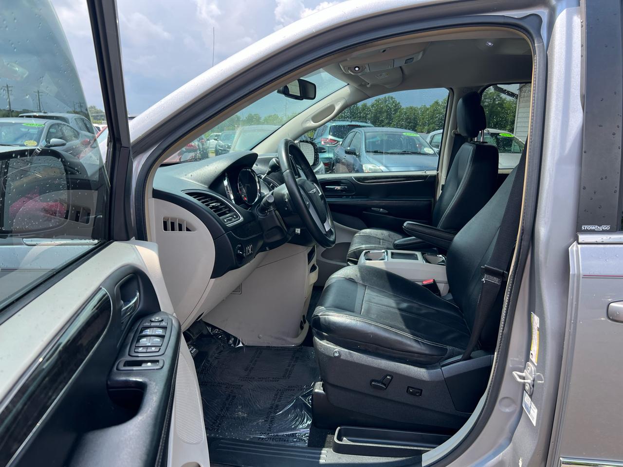 Chrysler Town & Country Touring 2014