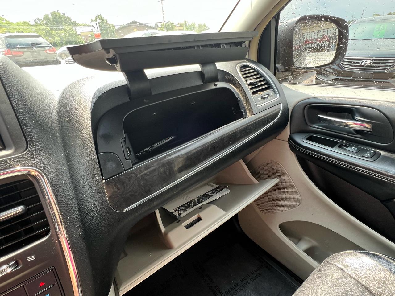 Chrysler Town & Country Touring 2014
