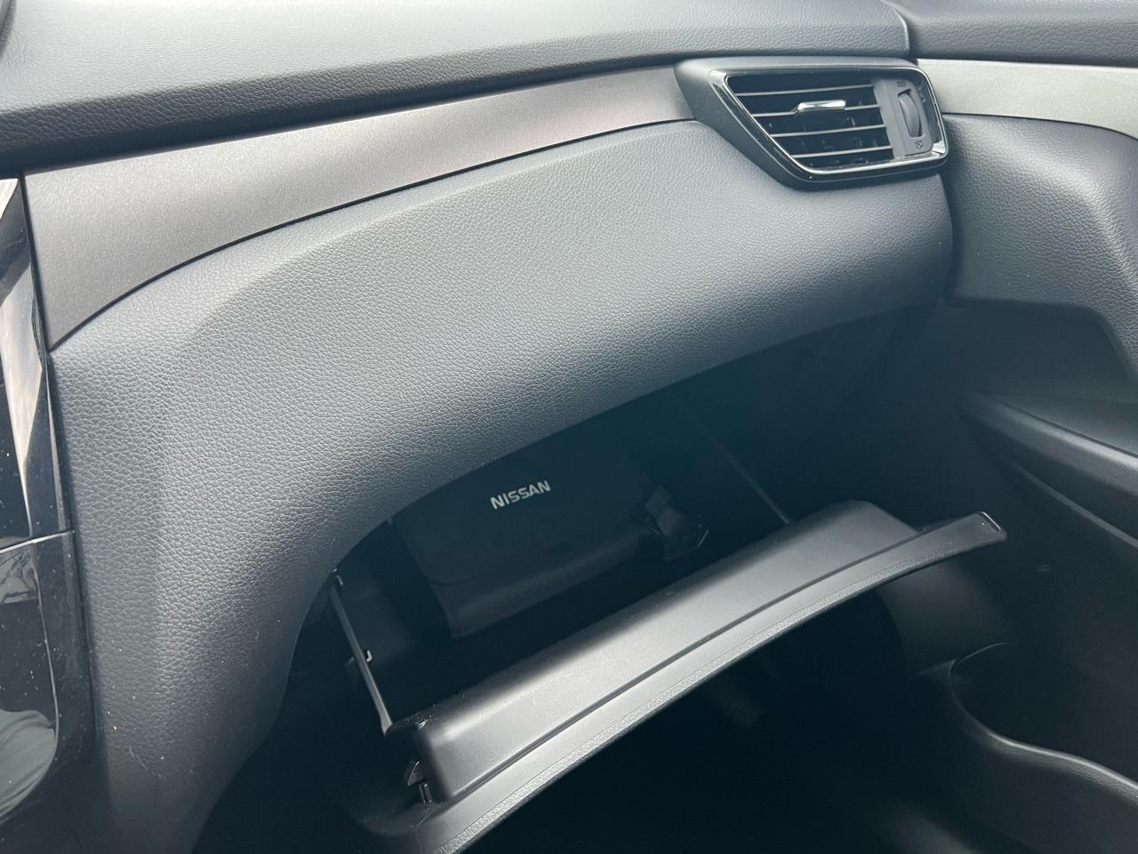Nissan Rogue Sport S AWD 2017