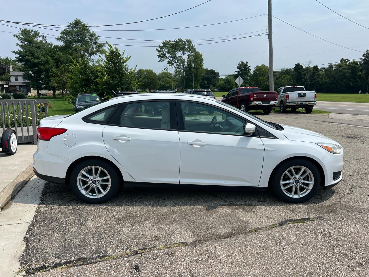 Ford Focus SE Sedan 2016