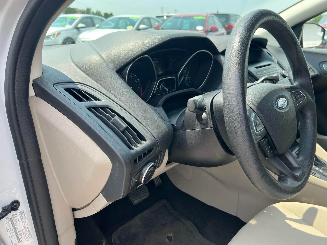 Ford Focus SE Sedan 2016