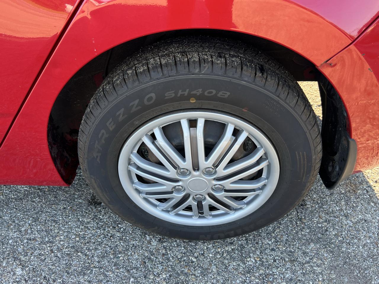 Hyundai Accent GS 5-Door 2013