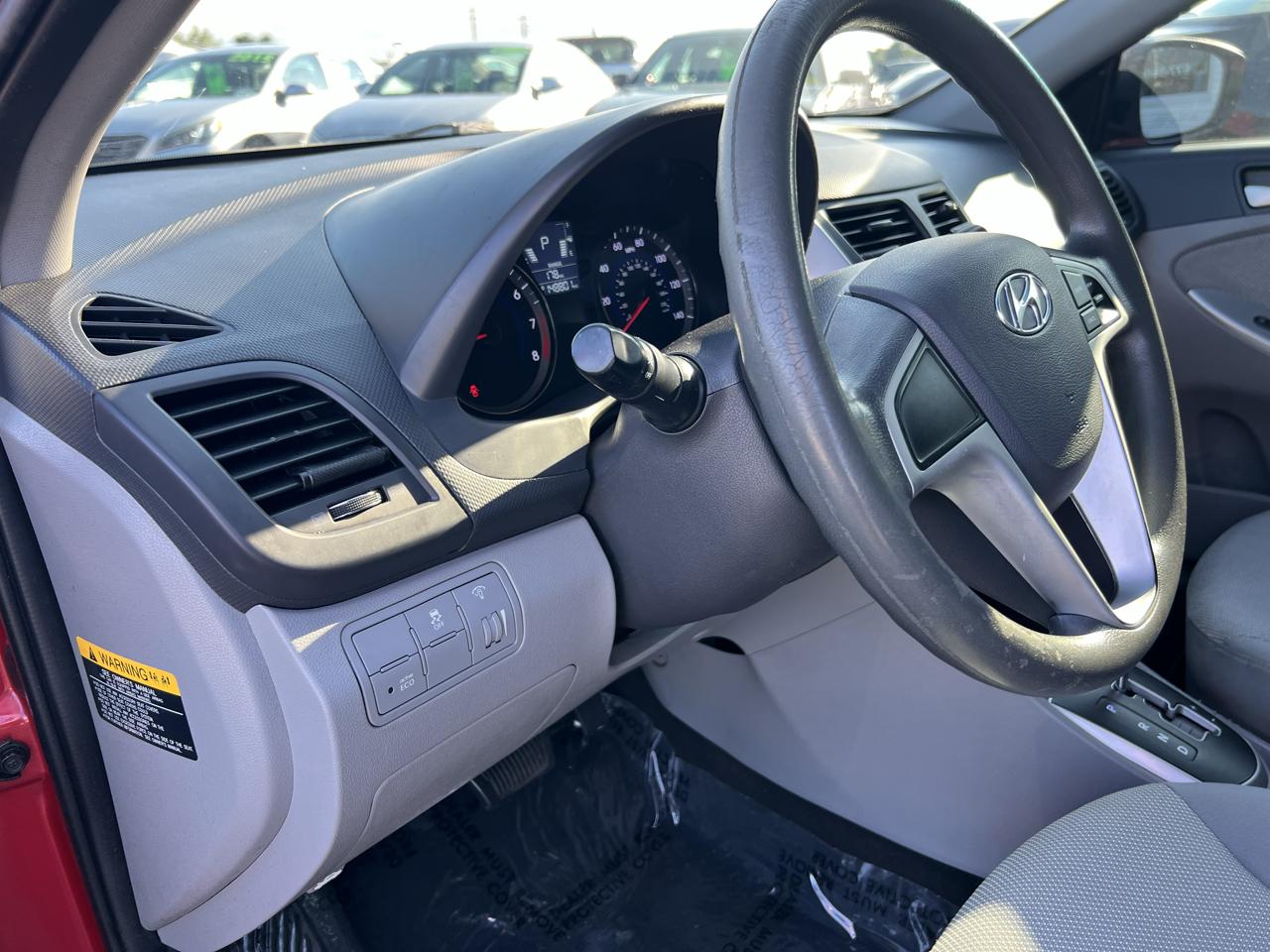 Hyundai Accent GS 5-Door 2013