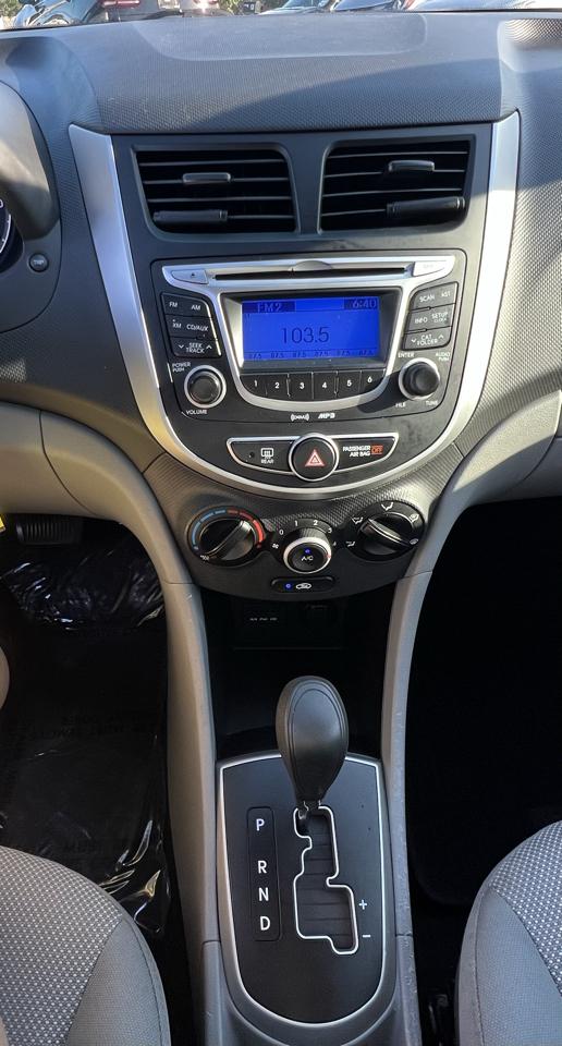 Hyundai Accent GS 5-Door 2013