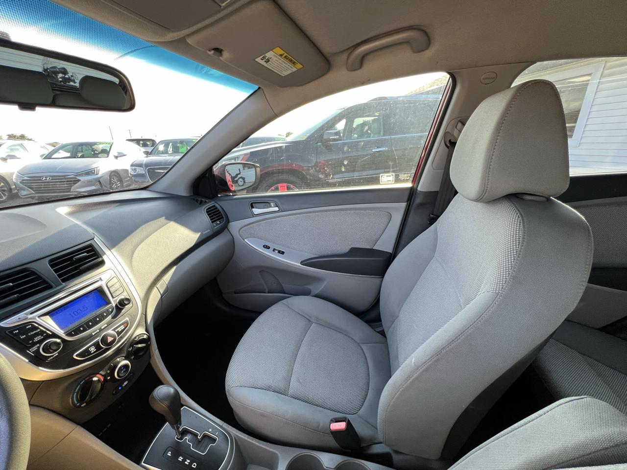 Hyundai Accent GS 5-Door 2013