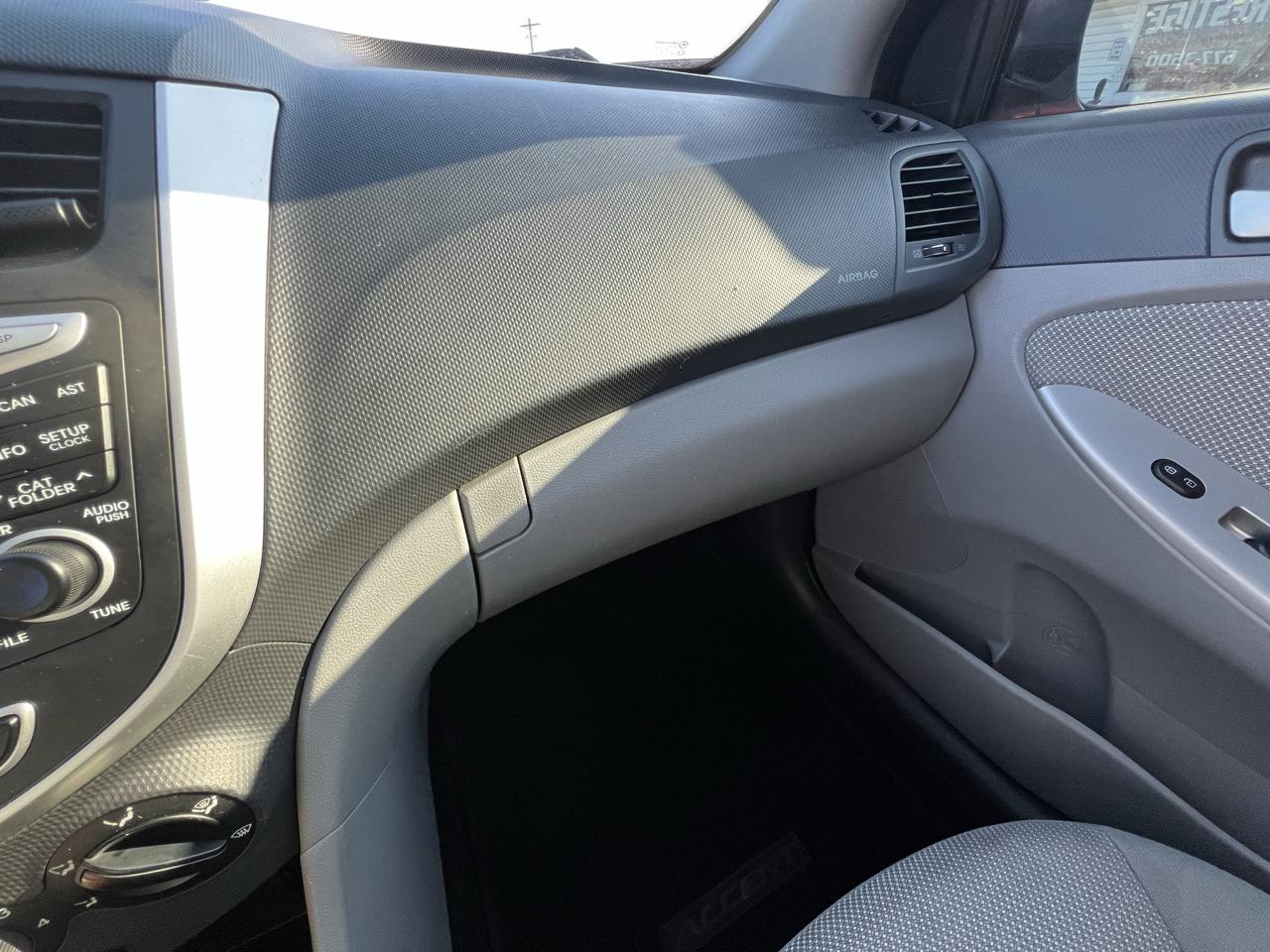 Hyundai Accent GS 5-Door 2013