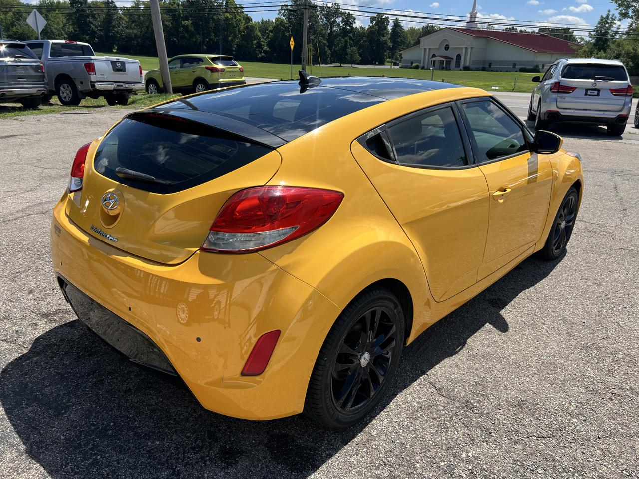 Hyundai Veloster Base 2013