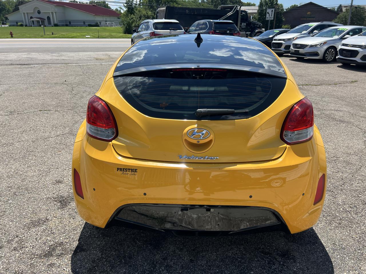 Hyundai Veloster Base 2013