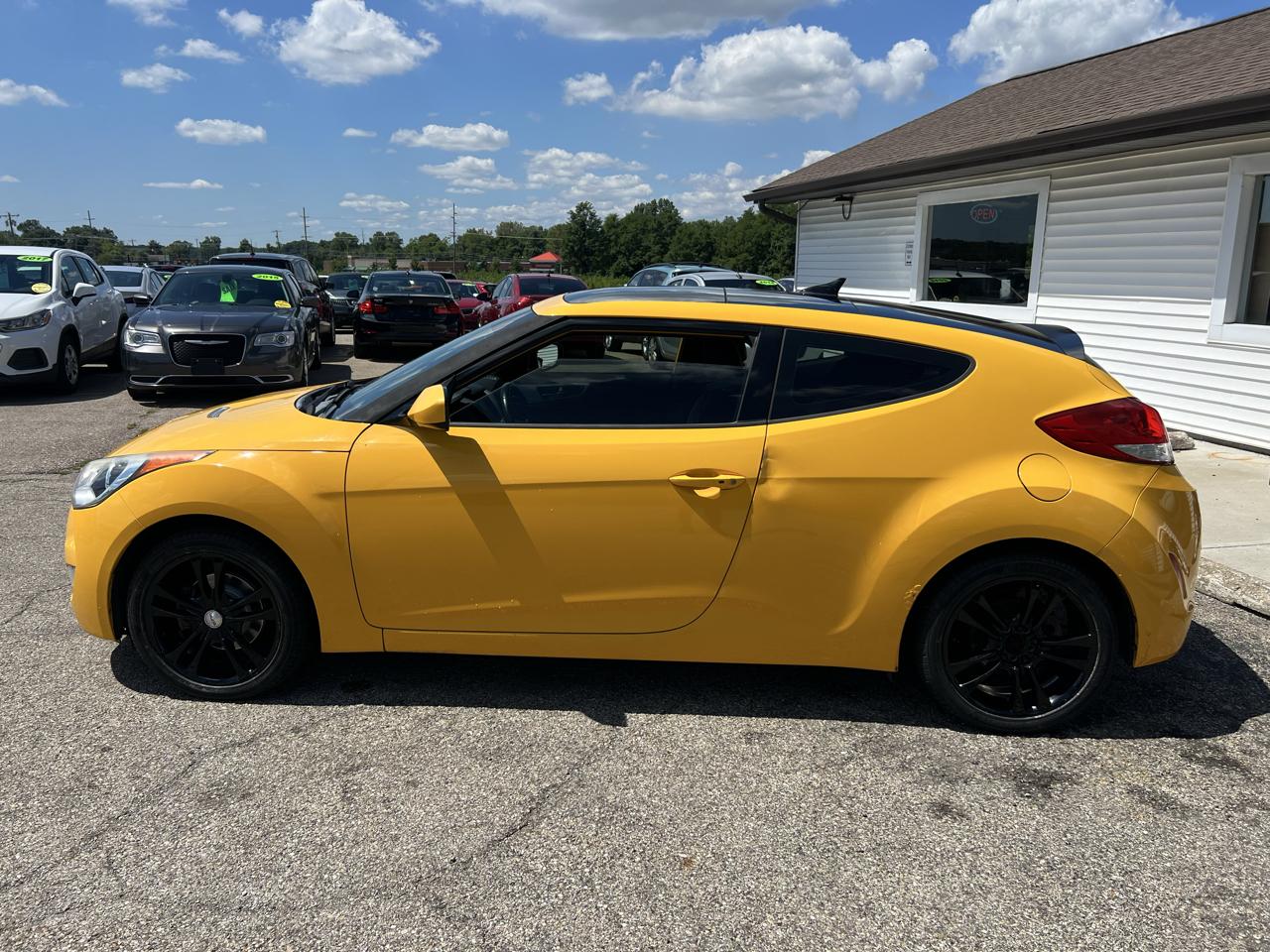 Hyundai Veloster Base 2013