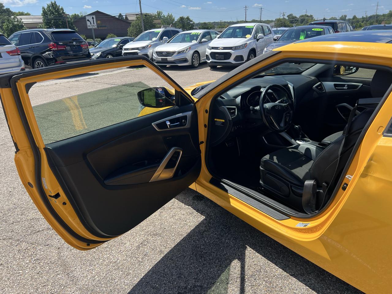 Hyundai Veloster Base 2013