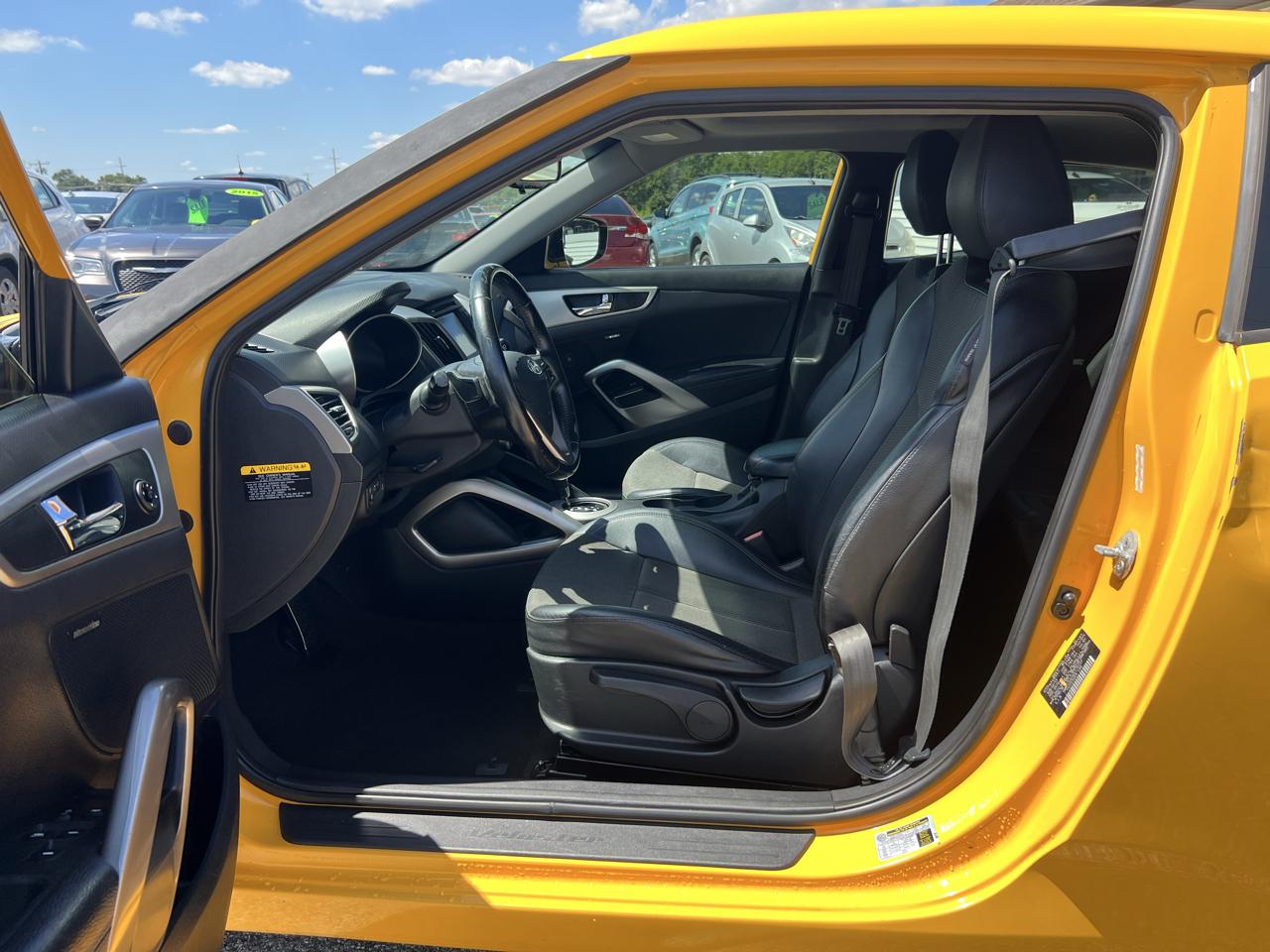 Hyundai Veloster Base 2013