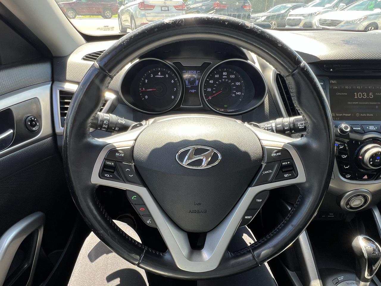 Hyundai Veloster Base 2013