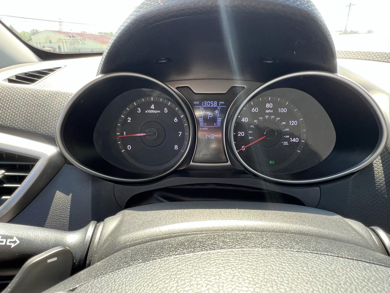 Hyundai Veloster Base 2013