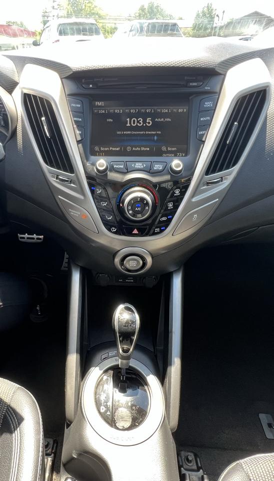 Hyundai Veloster Base 2013
