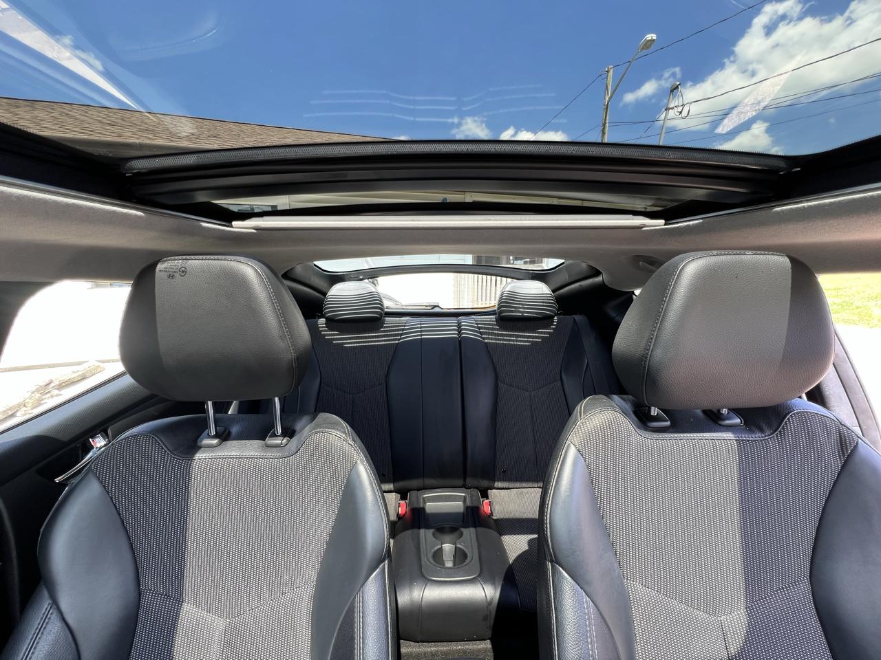 Hyundai Veloster Base 2013