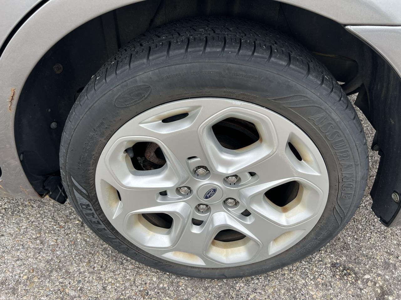 Ford Fusion SE 2010