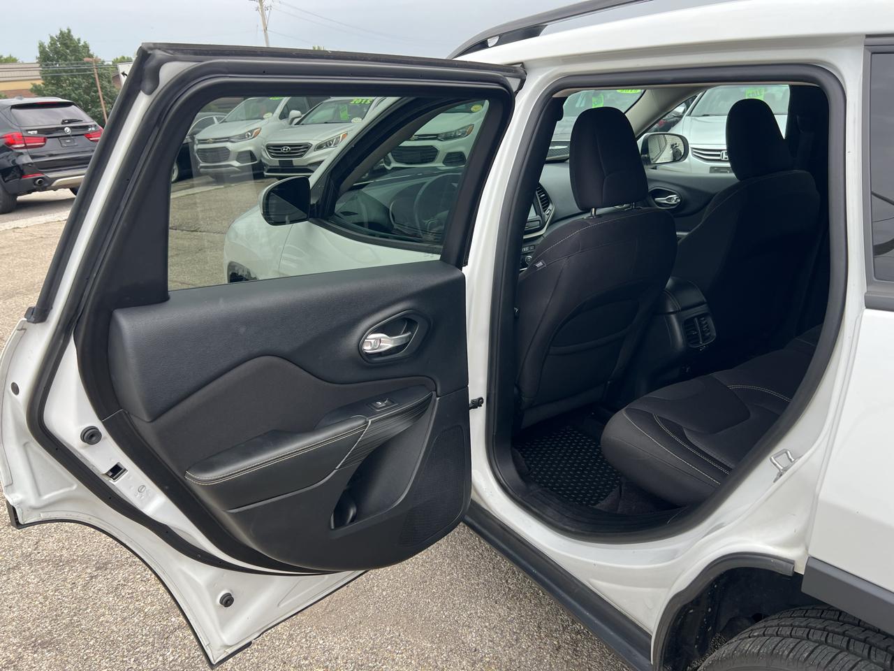 Jeep Cherokee Latitude FWD 2016
