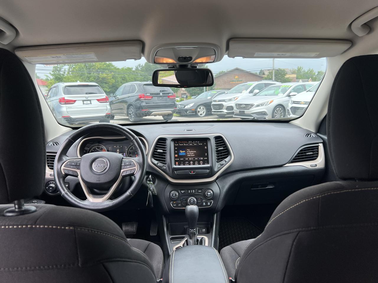 Jeep Cherokee Latitude FWD 2016