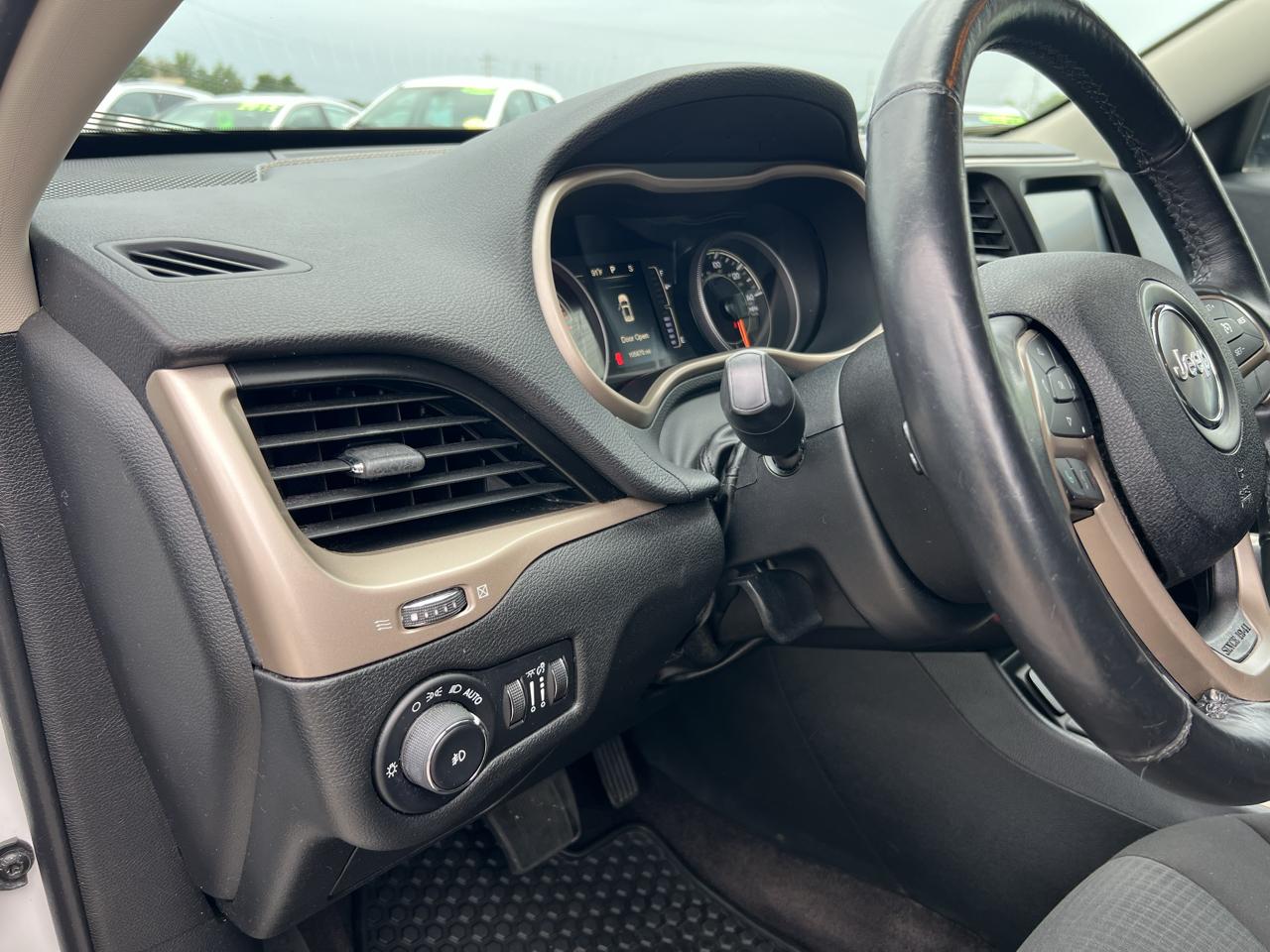 Jeep Cherokee Latitude FWD 2016