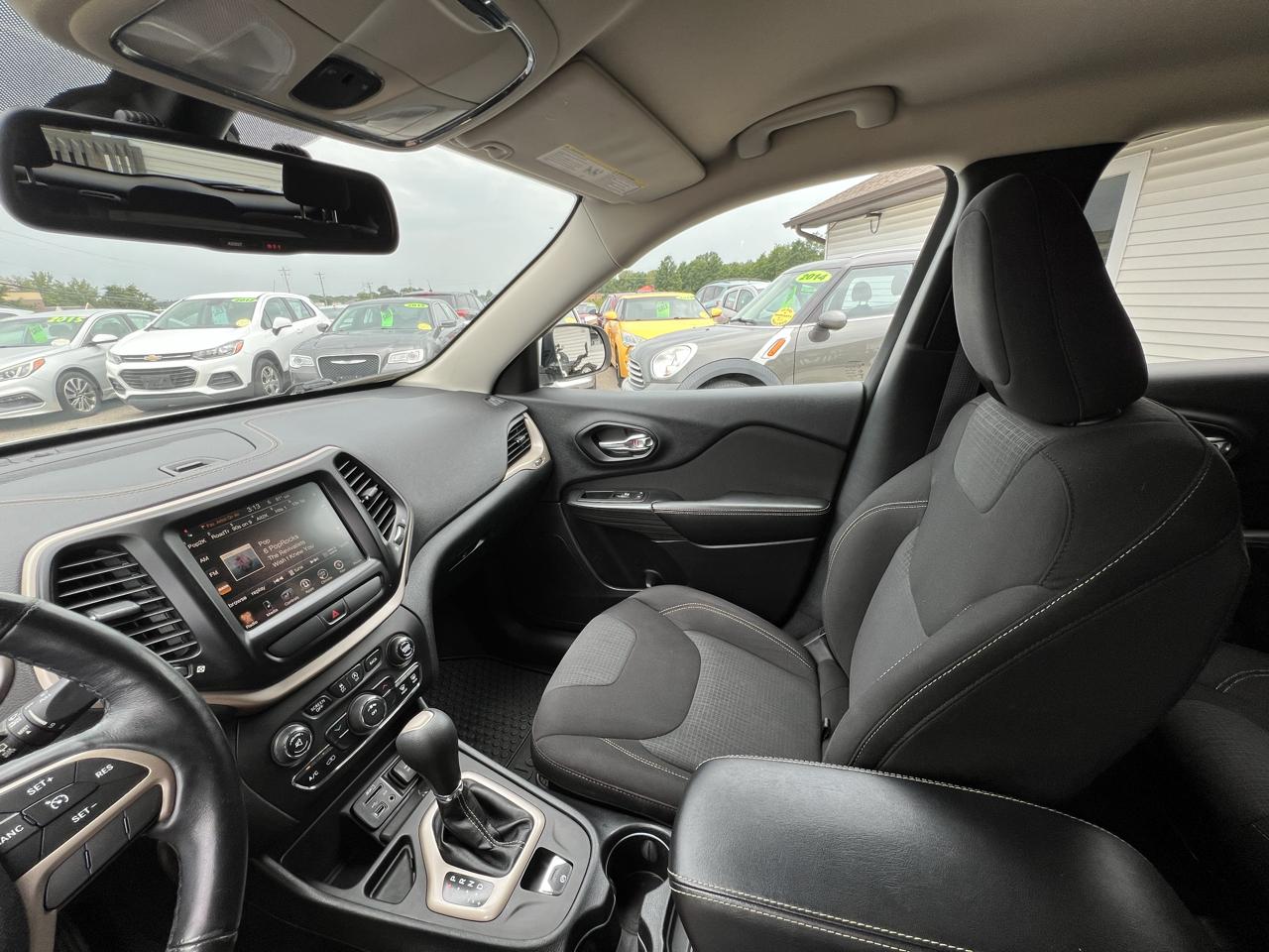 Jeep Cherokee Latitude FWD 2016