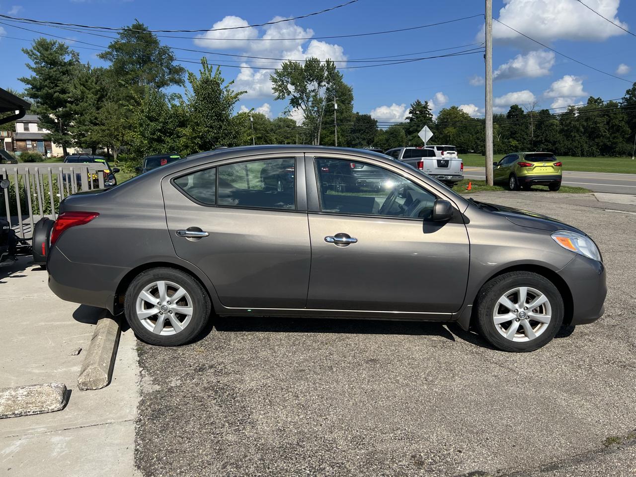 Nissan Versa 1.6 S Sedan 2012