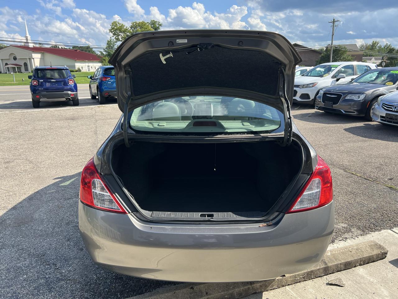Nissan Versa 1.6 S Sedan 2012