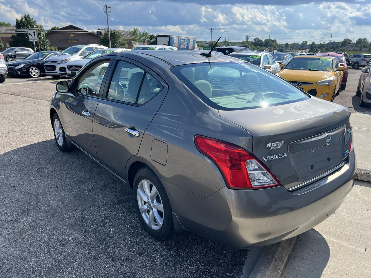 Nissan Versa 1.6 S Sedan 2012